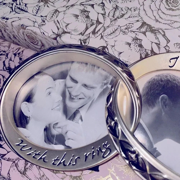 SILVER TONE DOUBLE INTERTWINED WEDDING RING PICTURE FRAME 7.5x3” PERFECT GIFT - Picture 4 of 14